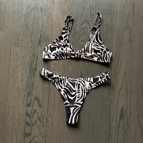 Shein Bikini Set - Picture 2 of 2